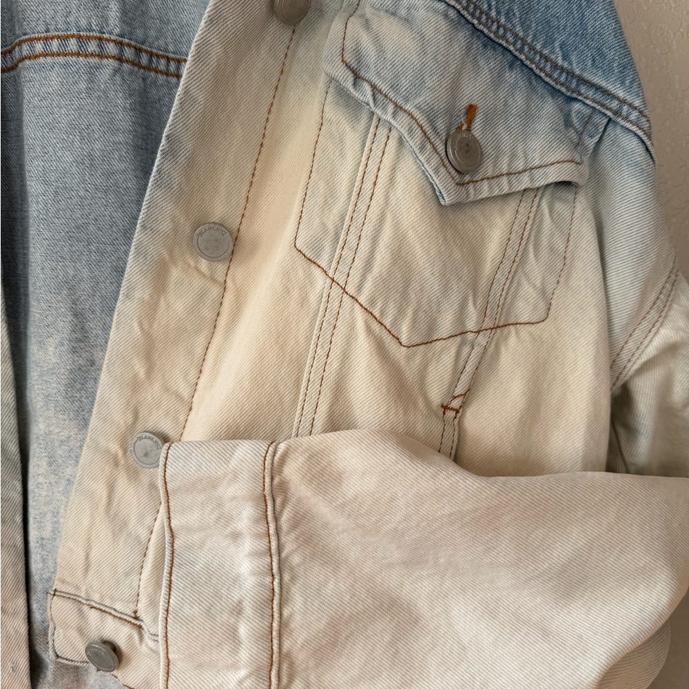 Two-Tone Blue and Cream Denim Jacket - Women's size Medium - Picture 5 of 7